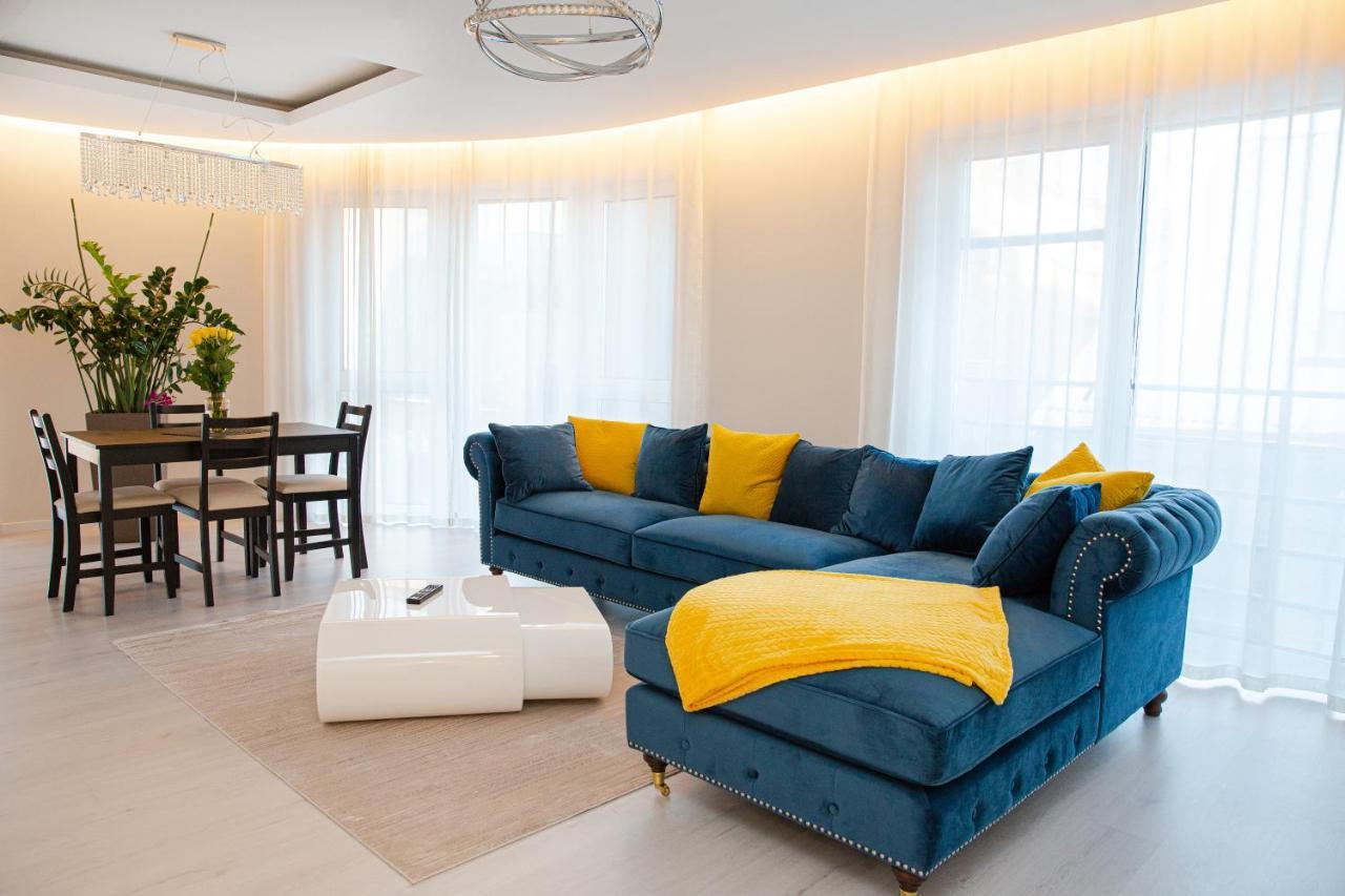 Luxurious Blue&Yellow Apartment In Kaunas Center Exterior photo